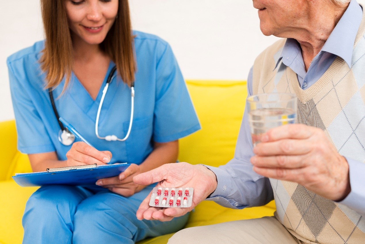 Why Should Families Consider a Senior Care Pharmacy for Their Loved Ones?